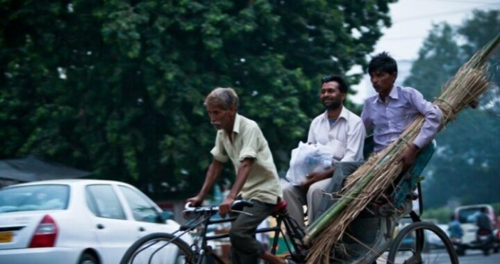 उत्तराखंड – लॉकडाउन Lockdown में बदहाल है रिक्शा चलाकर अपना पेट पालने वाले गरीब…
