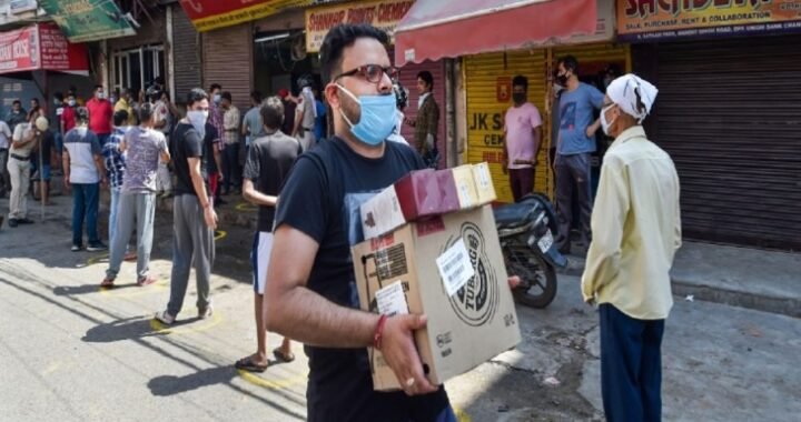 दिल्ली में शराब पर सरकार ने लगाया स्पेशल कोरोना टैक्स, अब इतनी महंगी मिल रही बोतल…