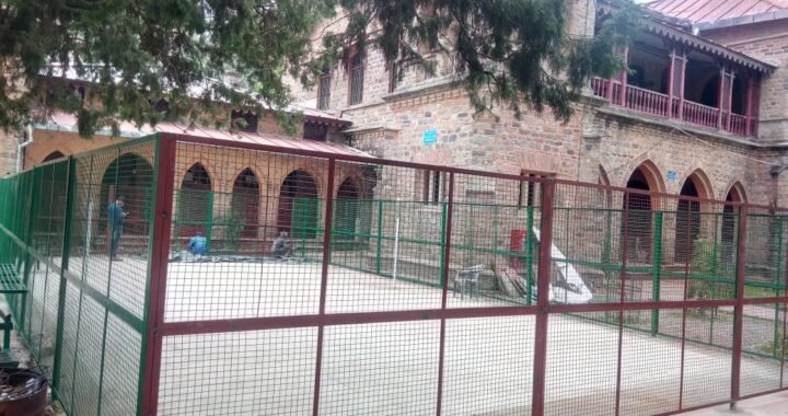 उत्तराखंड- इस जिले के DM के खिलाफ खोला जिला बार एसोसिएशन ने मोर्चा