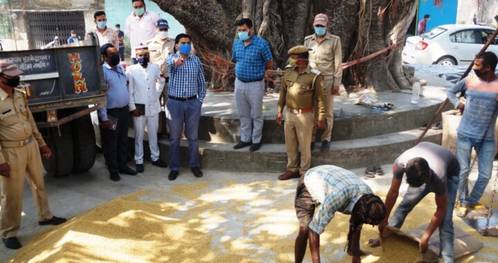 हल्द्वानी- DM ने गौलापार में धान क्रय केंद्र का निरीक्षण किया, किसानों की मांग पर मौके पर उठाया ये कदम