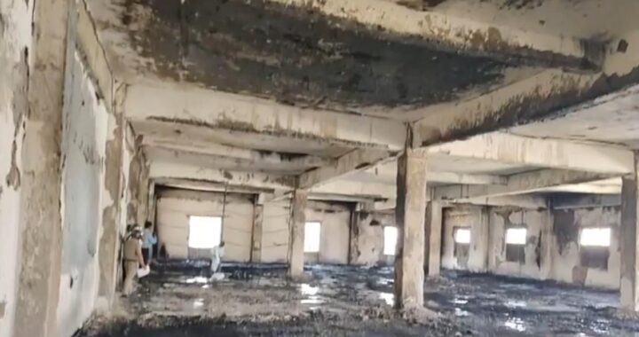 रूद्रपुर- कल इस फैक्ट्री में लगी थी आग, आज एक कर्मचारी का मिला जला कंकाल, हुई शिनाख्त