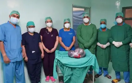 उत्तराखंड: यहां महिला के पेट से निकला 8.5 किलो का ट्यूमर, देखकर डॉक्टर भी रह गये दंग