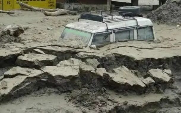 उत्तराखंड- यहां आपदा का कहर,  कई गाड़िया ध्वस्त, भारी नुकसान की खबर, Video