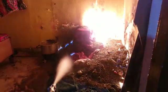 हल्द्वानी- (अभी-अभी) जब बर्थडे पार्टी में मच गया अचानक हड़कंप, गैस सिलेंडर में लग गई आग Video