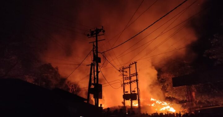 हल्द्वानी- यहां लगी भीषण आग, आग की लपटें देख लोग दहशत में, VIDEO