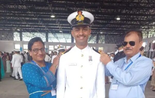 हल्द्वानी-(बधाई हो) माता-पिता का दुलारा बना भारतीय नौसेना में सब लेफ्टिनेंट