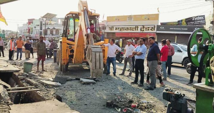 हल्द्वानी :(बड़ी खबर) ADM, नगर आयुक्त और SDM चौड़ीकरण के अभियान को तेज करने में जुटे