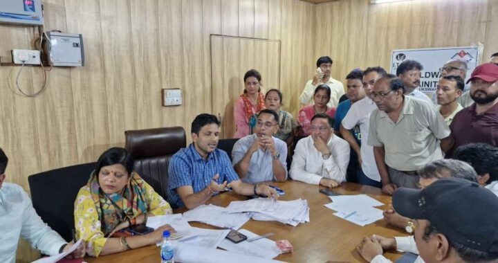 हल्द्वानी : (बड़ी खबर) नोटिस के निस्तारण में जनप्रतिनिधियों की खरी खरी, 14 नोटिस निरस्त