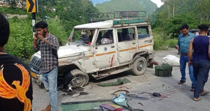 उत्तराखंड : यहां सड़क हादसे में एक व्यक्ति की मौत,चार अन्य लोग हुए गंभीर रूप से घायल