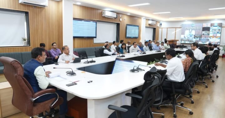 देहरादून:(बड़ी खबर) मुख्य सचिव ने सभी DM को दिए निर्देश, आम जनता की समस्याओं पर दे विशेष ध्यान