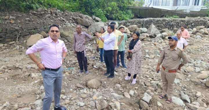 हल्द्वानी :(बड़ी खबर) प्रशाशन ने किया देवखड़ी नाले के अपस्ट्रीम का संयुक्त निरीक्षण