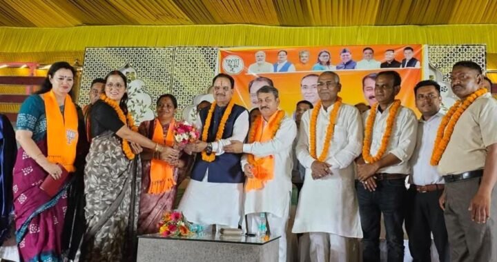 हल्द्वानी : गौलापार में भाजपा समर्थित प्रत्याशी अनीता बेलवाल के समर्थन में विशाल जनसभा