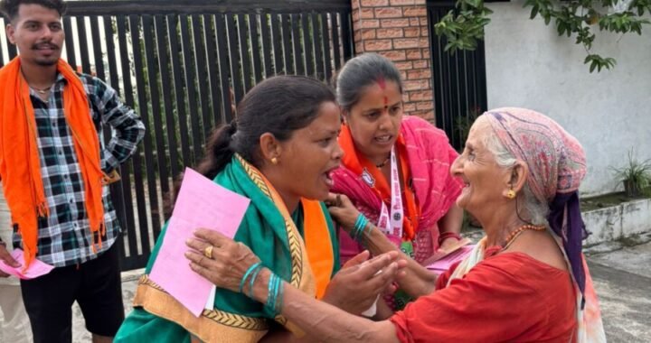 हल्द्वानी : गौलापार चोरगलिया जिला पंचायत सीट पर अनीता बेलवाल को मिल रहा जन जन का समर्थन