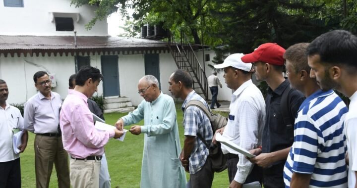 हल्द्वानी : (बड़ी खबर) न्याय की आस में दूर दूर से कमिश्नर दीपक रावत के जनता दरबार में आते है लोग