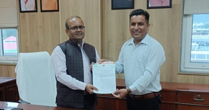 हल्द्वानी : भाजपा मंडल अध्यक्ष पान सिंह मेवाड़ी ने दिया सचिव आपदा प्रबंधन को ज्ञापन। उठाई ये प्रमुख मांग