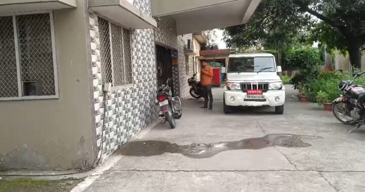 उत्तराखंड: भ्रष्टाचार की मंडी में CM का चाबुक, 1 लाख 20 हजार की रिश्वत लेते अधिकारी गिरफ्तार