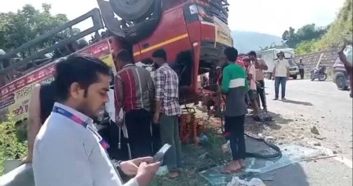उत्तराखंड:(बड़ी खबर) यहां भयंकर एक्सीडेंट, 3 की मौत, 14 लोग घायल होने की खबर
