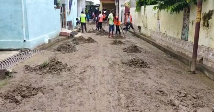 हल्द्वानी :(बड़ी खबर) रातभर बरसी आफत की बारिश, घरों में घुसा पानी, नगर निगम जुटा राहत कार्य में