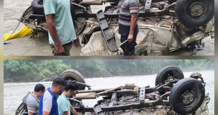 उत्तराखंड: यमुना नदी में समाई पिकअप, 300 मीटर गहरी खाई में गिरा वाहन