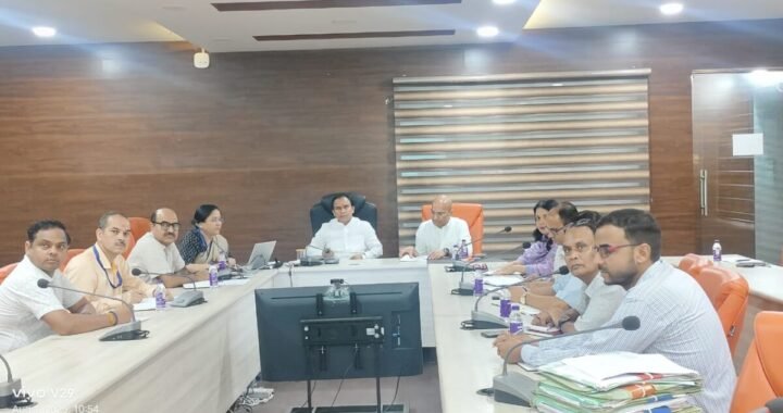 देहरादून : दून विश्वविद्यालय में स्थापित होगा हिन्दू अध्ययन केन्द्र
