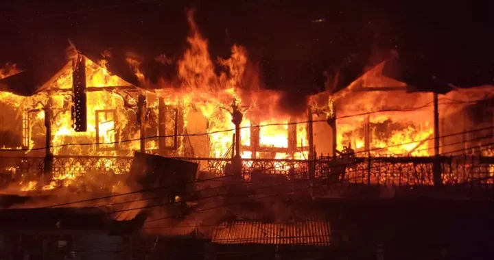 नैनीताल :(बड़ी खबर) यहां लगी भीषण आग, सबकुछ स्वाहा, Video