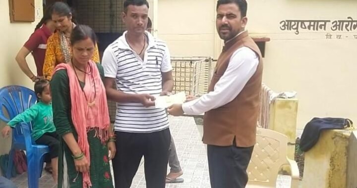 उत्तराखंड : सीएम घोषणा के अनुरूप प्रभावित क्षेत्रों में तत्काल वितरित किये राहत राशि के चेक