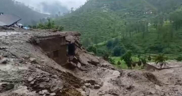 उत्तराखंड: इस जिले में भी आपदा जैसे हालात, एक जगह 5 मजदूर बहे, तो दूसरी जगह 2 महिलाए हुई दफन