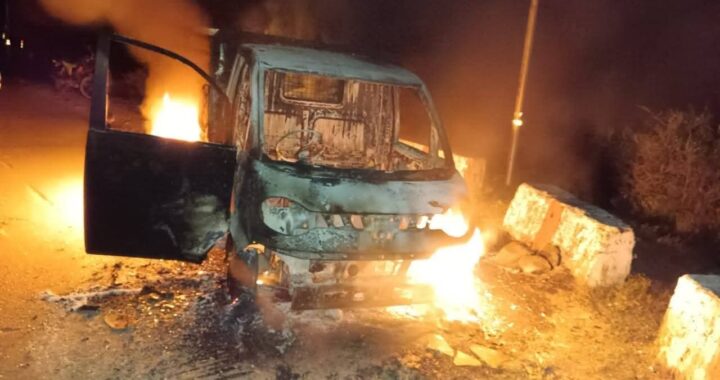 उत्तराखंड : यहां हाइवे में वाहन में लगी अचानक आग