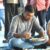 देहरादून: डीएम ने ग्रामीणों संग जमीन पर बैठ किया भोजन; बांटा प्रभावितों का दर्द