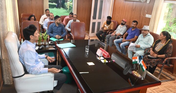 हल्द्वानी :(बड़ी खबर) भूमि विवाद, दाखिल खारिज ना होने,शस्त्र लाईसेंस रिन्यू कराने, लोन की धनराशि वापस दिलाने जैसे मामले पहुंचे कमिश्नर दरबार