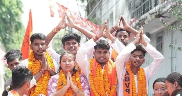 उत्तराखंड के महाविद्यालयों में लहराया भगवा