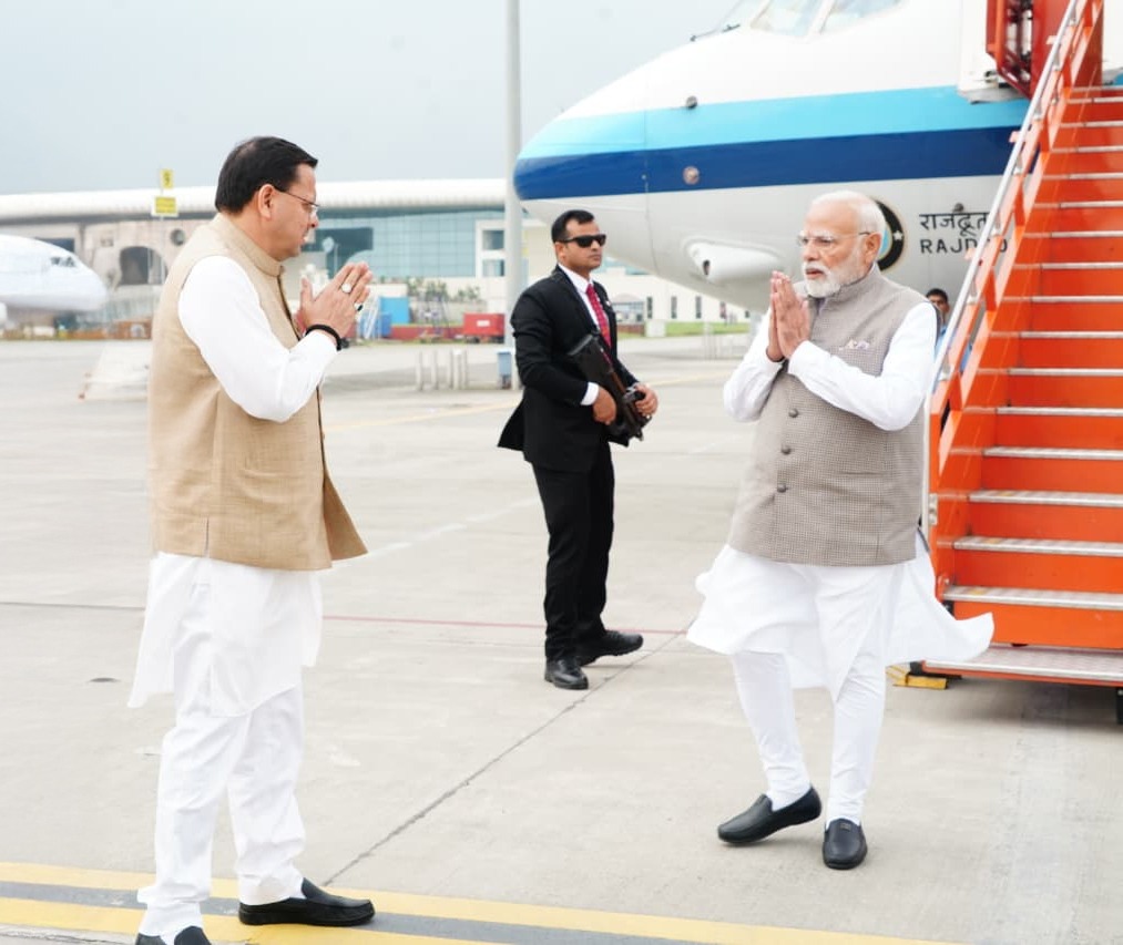 उत्तराखंड: देहरादून पहुंचे पीएम मोदी, हवाई दौरा रद्द