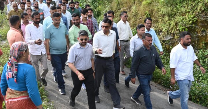 उत्तराखंड: कंडियाना विस्थापन प्रक्रिया शुरू, डीएम सविन बंसल ने सड़क समस्या पर मांगी रिपोर्ट