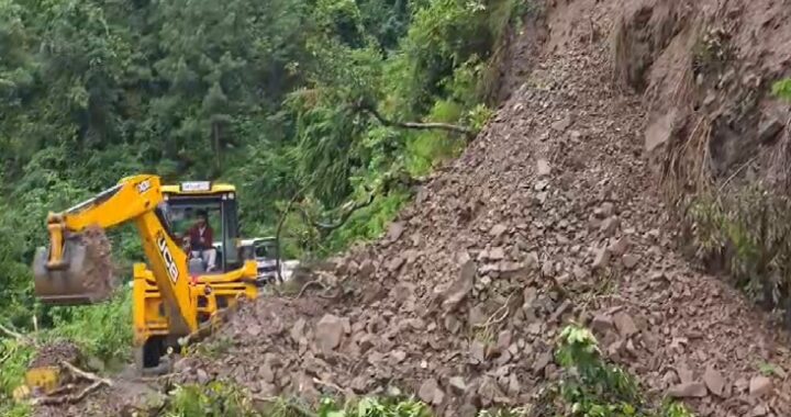 उत्तराखंड: नैनीताल-हल्द्वानी मार्ग बंद, अब इस रूट से हो रही आवाजाही
