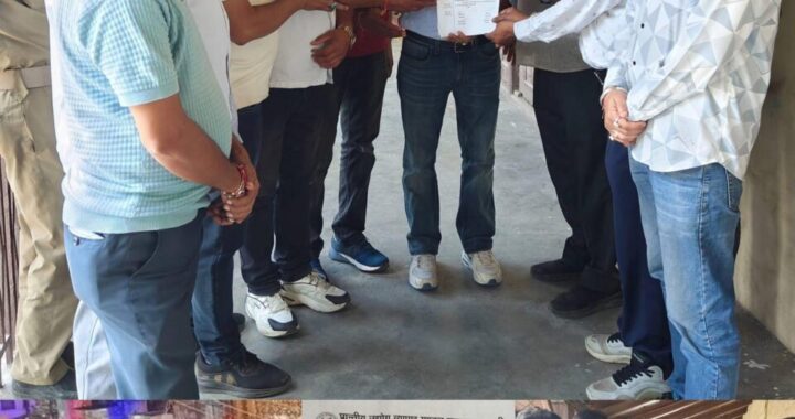 हल्द्वानी: व्यापारियों की मांग, दीपावली तक व्यापारियों न किया जाय परेशान, गरीब की रोजी का सवाल