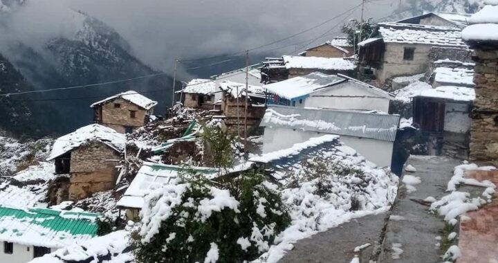 उत्तराखंड: सर्दी की जोरदार एंट्री, बर्फ से ढके पहाड़