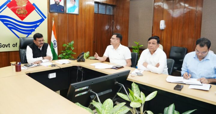 देहरादून :(बड़ी खबर) CS ने दिए राज्य में झुग्गि झोपड़ियों का पुनः सर्वे कराए जाने के निर्देश