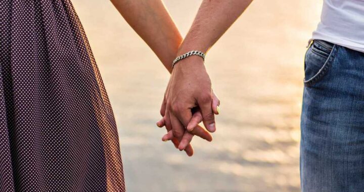 हल्द्वानी : युवक पर दो बच्चों सहित पड़ोसी की पत्नी भगा ले जाने का आरोप