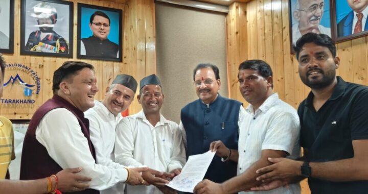 हल्द्वानी : बनभूलपुरा शनिबाजार ग्राउंड में बुध बाजार लगाने पर भारी आपत्ति, मेयर और सांसद को ज्ञापन