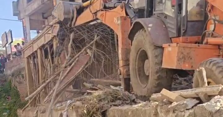 हल्द्वानी :(बड़ी खबर) पत्रकार पर हमले के बाद अवैध निर्माण धस्त, हमलावर गिरफ्तार