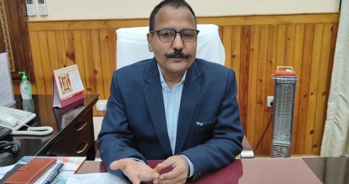 नैनीताल :(बड़ी खबर) DM ने इन विकासकार्यों की समीक्षा की, अधिकारियों को दिए महत्वपूर्ण निर्देश