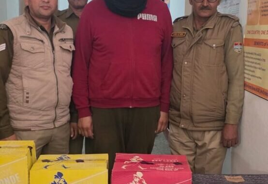 हल्द्वानी: पुलिस ने XUV 700 से अवैध लग्जरी अंग्रेजी शराब की तस्करी करते एक शराब तस्कर को किया गिरफ्तार