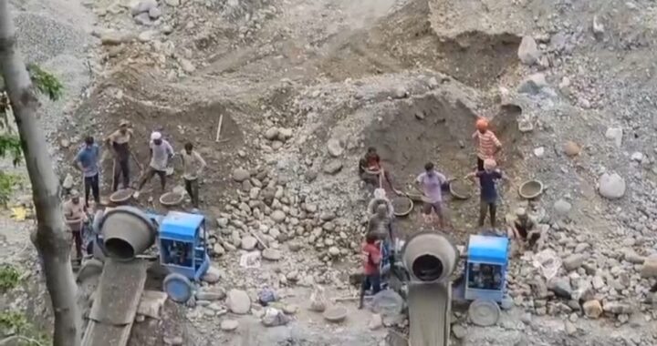 हल्द्वानी : (बड़ी खबर) गौला एप्रोच रोड सुरक्षा दीवार में घटिया सामग्री लगाने की शिकायत,