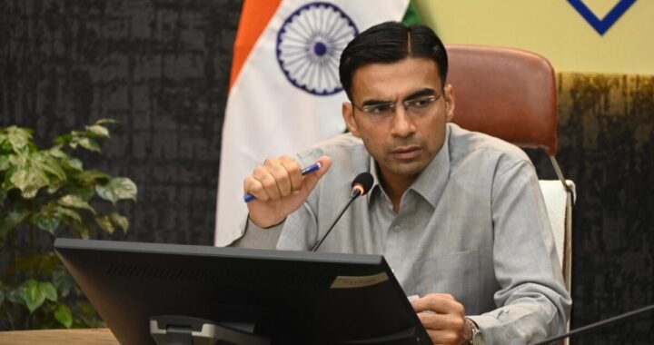 देहरादून : सम्पति लालच; अतिक्रमित किए पिता के अधिकार, DM ने दिखाया आईना