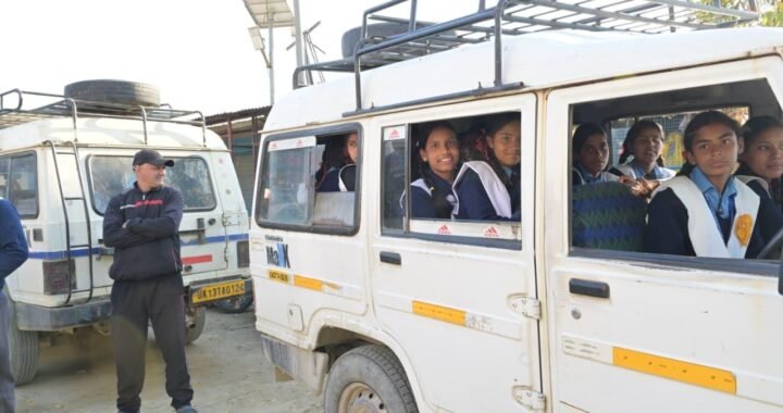 उत्तराखंड: यहां प्रशासन ने बाघ के हमले देख बच्चों के लिए कर दी निःशुल्क वाहन व्यवस्था, 28 गांव के 200 छात्र जा रहे