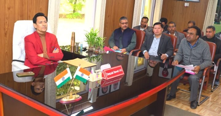 हल्द्वानी :(बड़ी खबर) आजादनगर में 87 फीसदी और गांधी नगर में 70 फीसदी बिजली जा कहां रही है? कमिश्नर ने पूछा सवाल?