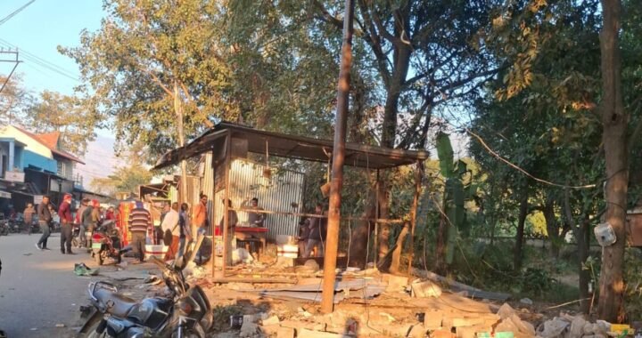 नैनीताल : यहां DM के निर्देश पर राजस्व विभाग की टीम द्वारा 15 साल पुराने अवैध अतिक्रमण को हटाया