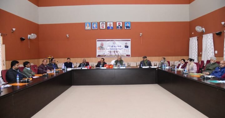 उत्तराखंड : शहर छोड़ गाँव लौटे युवा बन रहे पहाड़ की ताकत