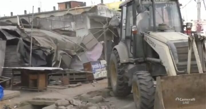 उत्तराखंड : खटीमा में खटीमा में हत्या के बाद तनाव, तोड़फोड़, धारा 163 लागू, चला बुलडोजर