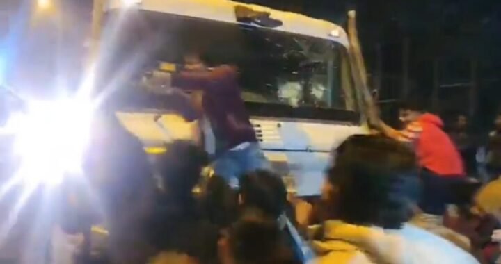 उत्तराखंड: यहां डंपर की चपेट से युवक की मौत पर भड़की भीड़